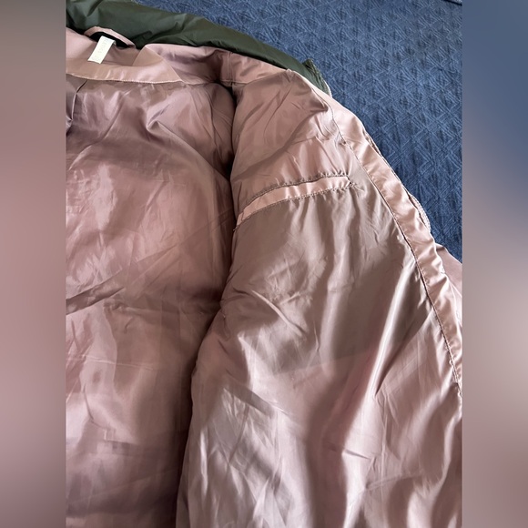 Fabletics Essential Puffer Jacket XL Mauve and Black - Picture 10 of 13